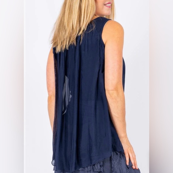 Navy Sleeveless 100% Silk drapey Women's Blouse size Medium - Picture 1 of 10